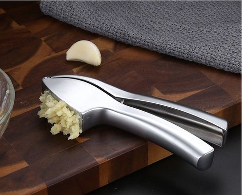 Przesycznik czosnkowy do produkcji żywności Przesycznik tłoczący, tłocznik imbiru, odkurzacz, wyciskacz 16*3cm Wielopłaszczyźnia do kuchni
