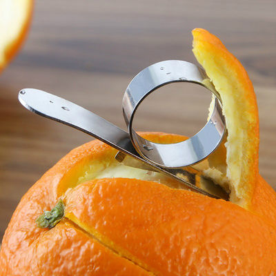 430 Pierścień ze stali nierdzewnej Mini Size Fruit Peeler Kitchen Gadget Manual Orange Peeler Sliver