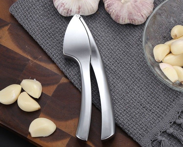 Przesycznik czosnkowy do produkcji żywności Przesycznik tłoczący, tłocznik imbiru, odkurzacz, wyciskacz 16*3cm Wielopłaszczyźnia do kuchni